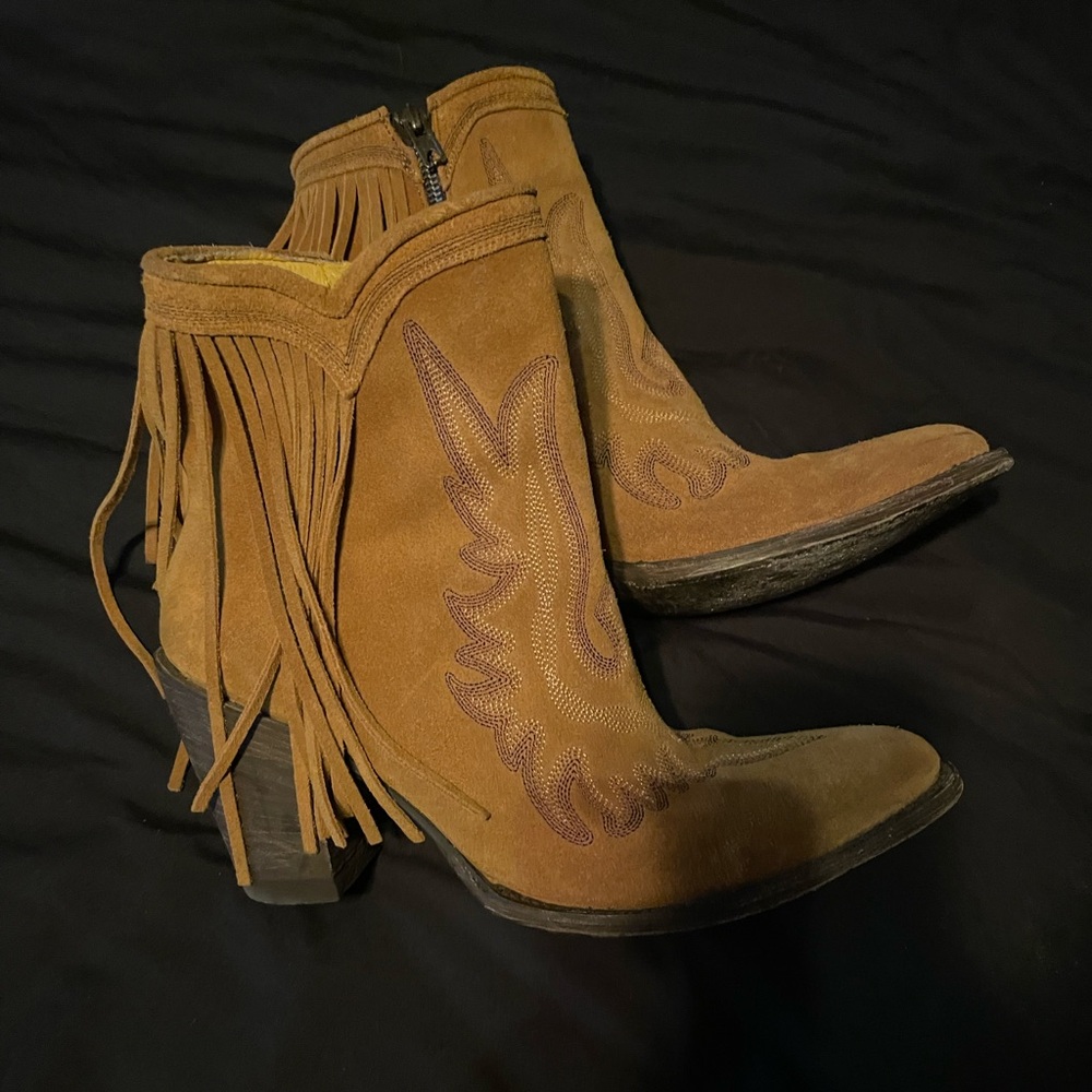 Old gringo cowgirl boots!